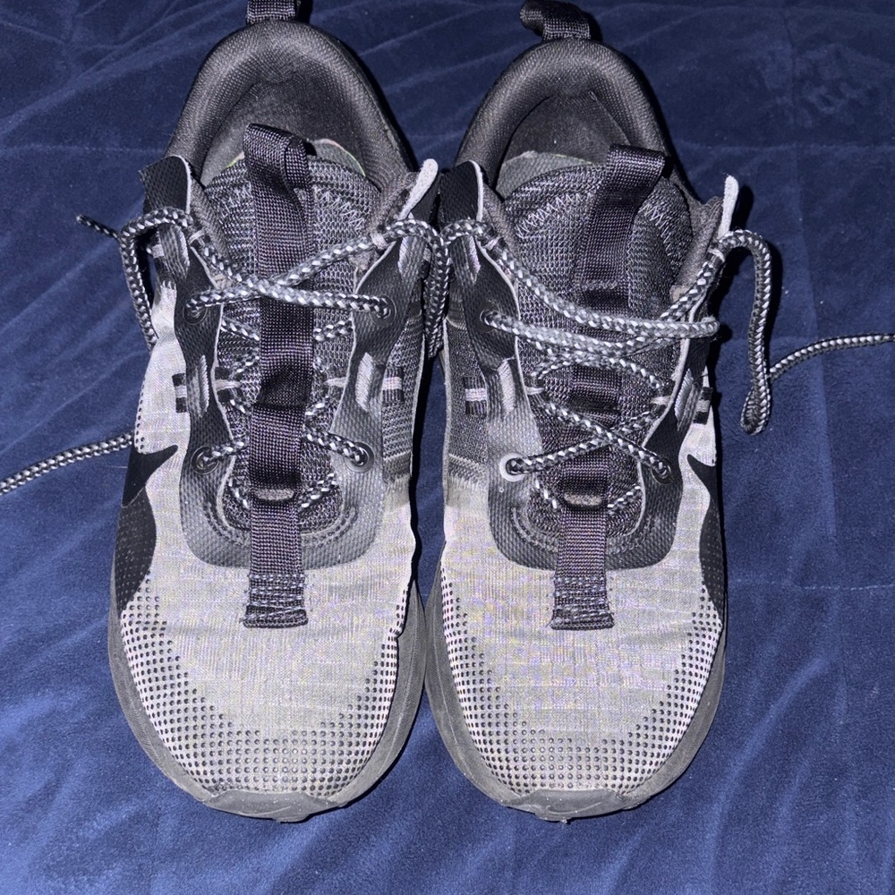 Nike Air Max Black and Gray Athletic Shoes